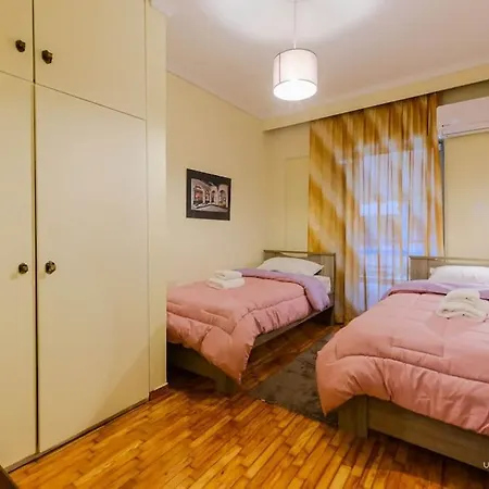 Zeus 2-bdrm Apartment, Vesta Philoxenia *