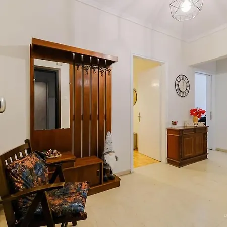 Zeus 2-bdrm Apartment, Vesta Philoxenia